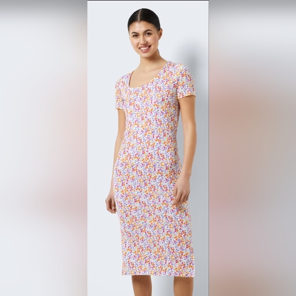 Noisy May Silky Short Sleeve Midi in Ditsy Floral, BNWT, Size L - Picture 1 of 8